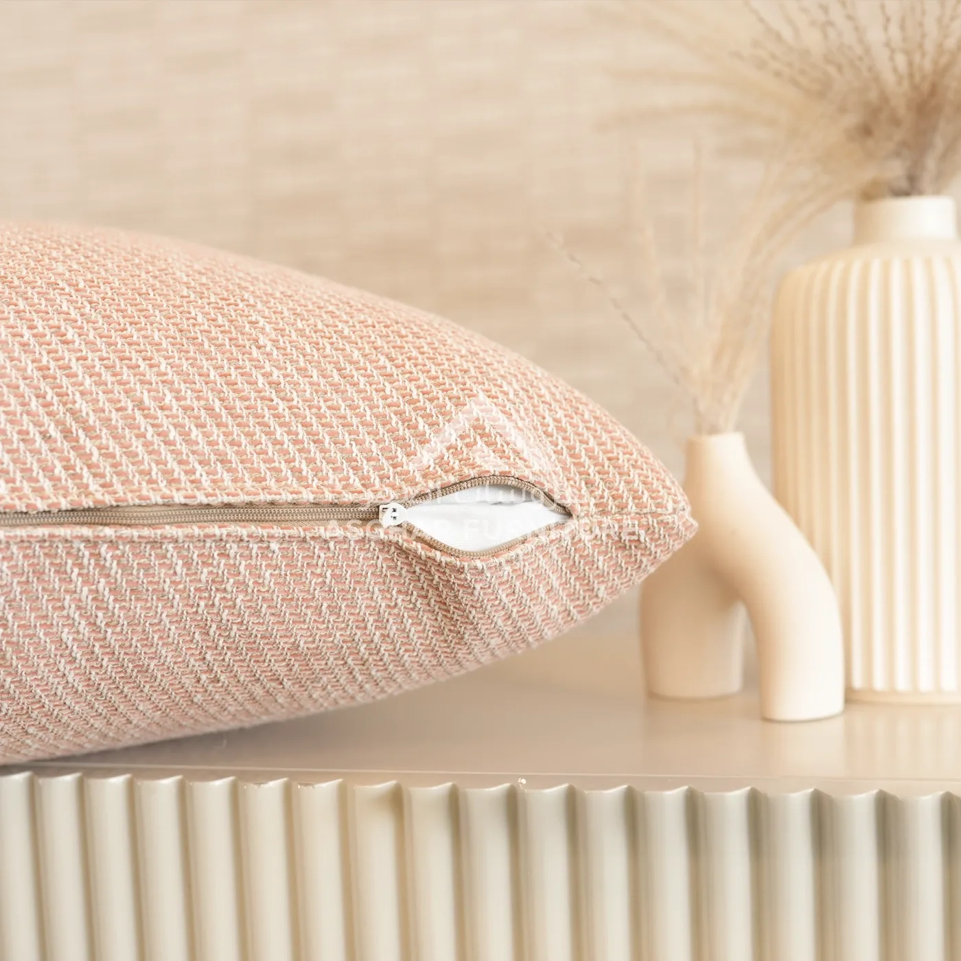 Luna Filled Cushion - Image 4