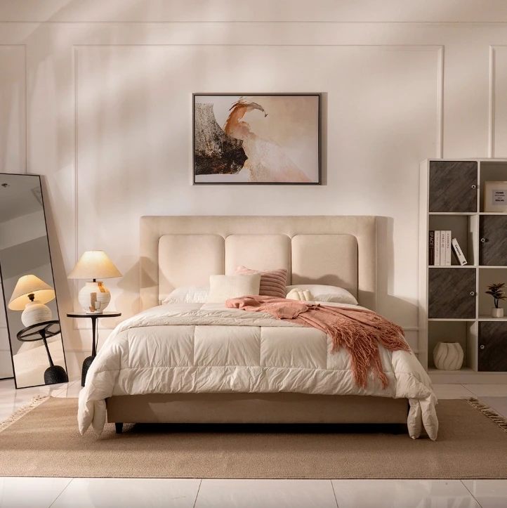 CorvessaPlush Bed